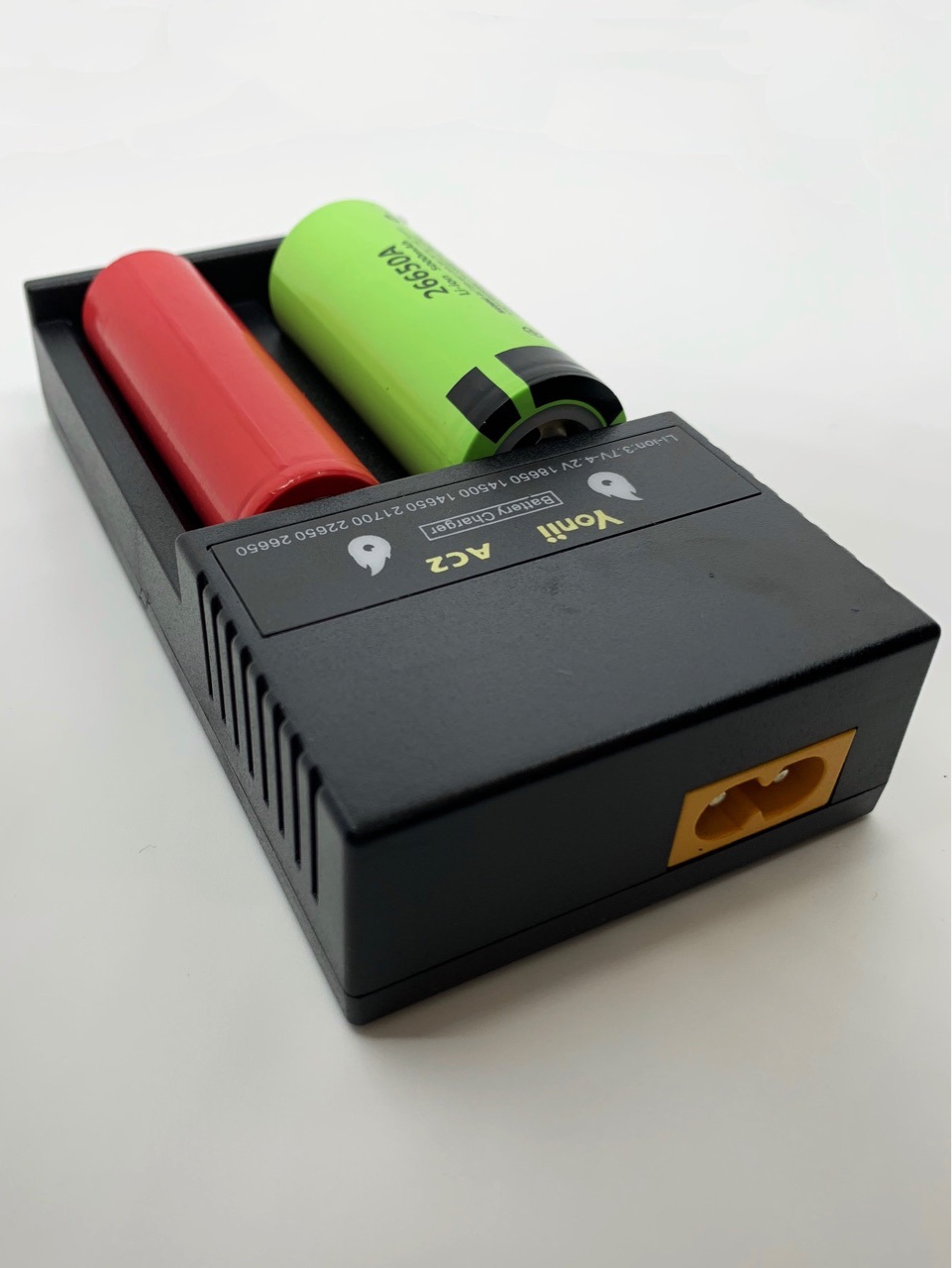 Yonii厂家定制 21700锂电池充电器 18650 美规26650欧规2槽充电器