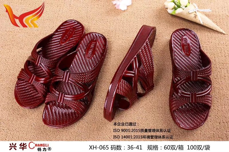 New air blowing oil shoes outdoor wear-resistant breathable wear middle-aged ladies home old oil sandals 065 New air blowing oil shoes outdoor wear-resistant breathable wear middle-aged ladies home old oil sandals 065