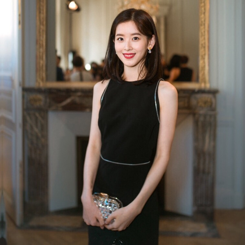 Mini Yang's Spring and Summer Hepburn's Little Black Dress Elegant Long Dress for Hosting Annual Meeting Evening Dress for Women