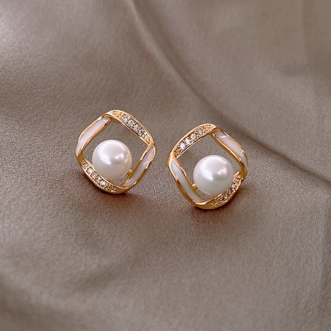 925 Silver Needle Simple Pearl  New Trendy  Earrings display picture 2
