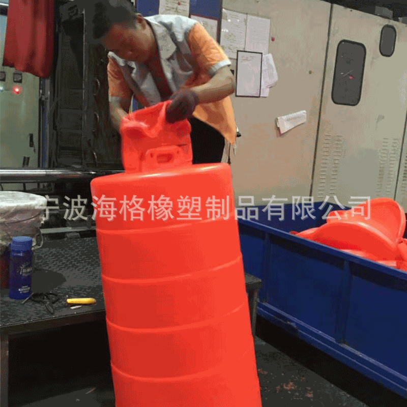 厂家直销  反光防护防撞桶 交通设施水马防撞桶 圆形隔离墩