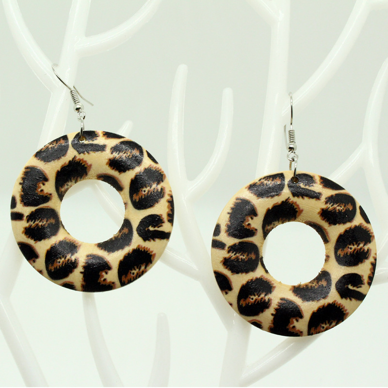 Pendientes Grandes De Madera Redonda Con Manchas De Leopardo Retro display picture 6