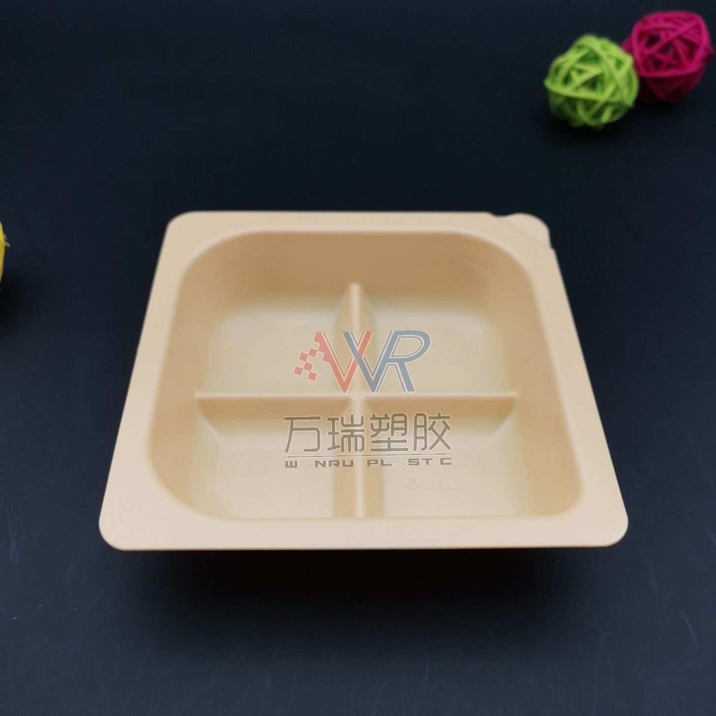 诸城万瑞 厂家生产一次性 食品内托 方形月饼托 95*95*24mm