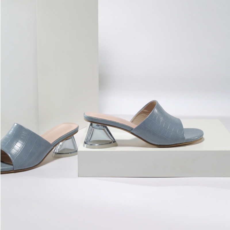 Crystal-heeled sandals Clear and stone-patterned square midheel slippers_voghion.com