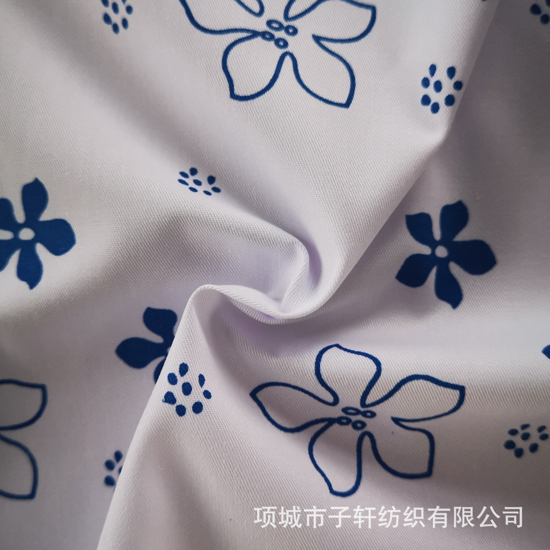 厂家直供耐氯漂时尚护理布优惠服装面料印花布印护士服面料床品布