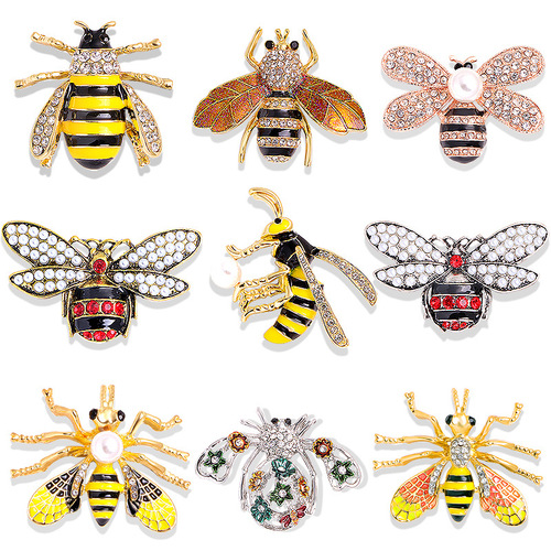 Insect-studded diamond bee brooch, water drop-shaped, Korean-style clothing accessory pin, pearl pin, anti-transparency clasp brooch