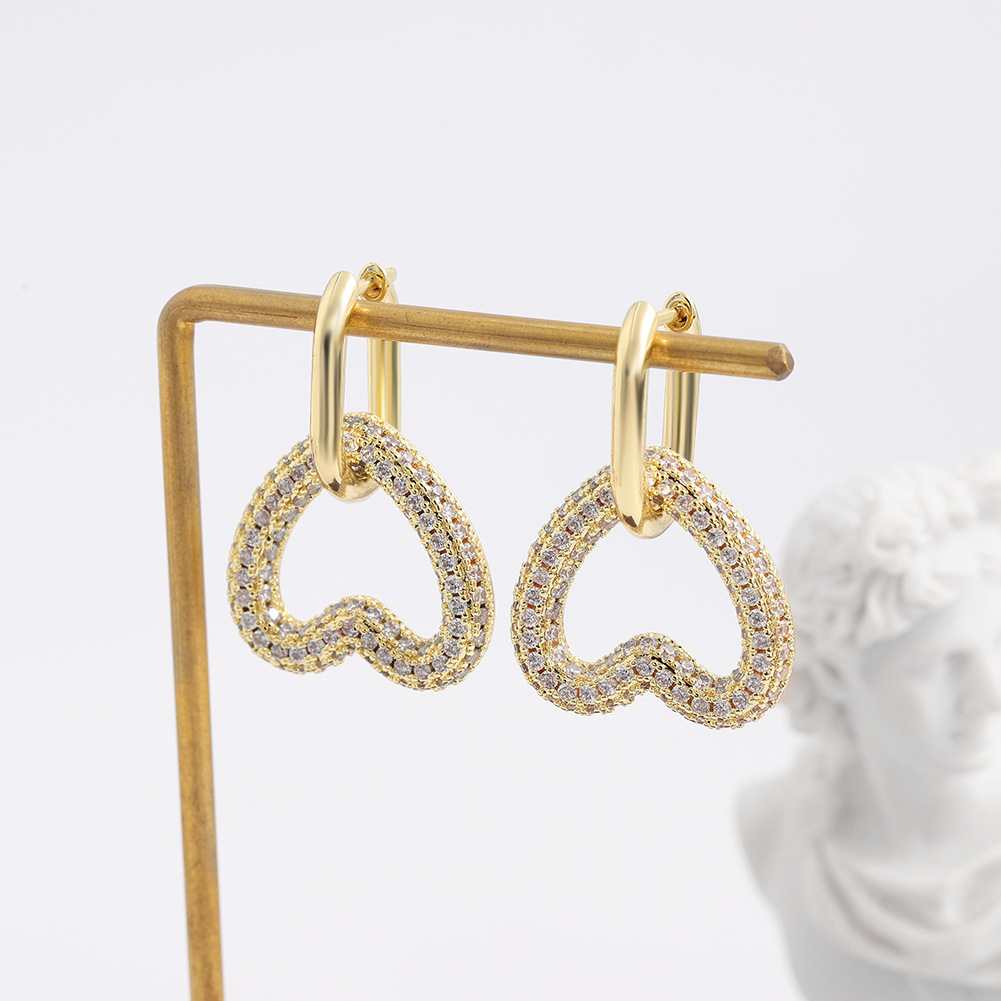 Simple Retro Zircon Heart-shaped Gold Earrings display picture 7