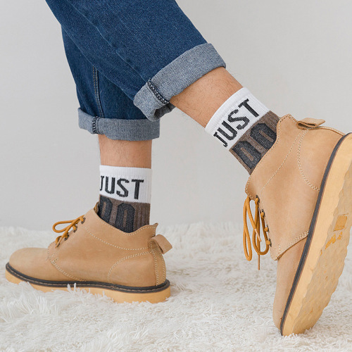 Men's Autumn/Winter Cotton Thicken Socks, Mid-Calf Length, Warm and Fashionable Sports Socks with Extra Warmth