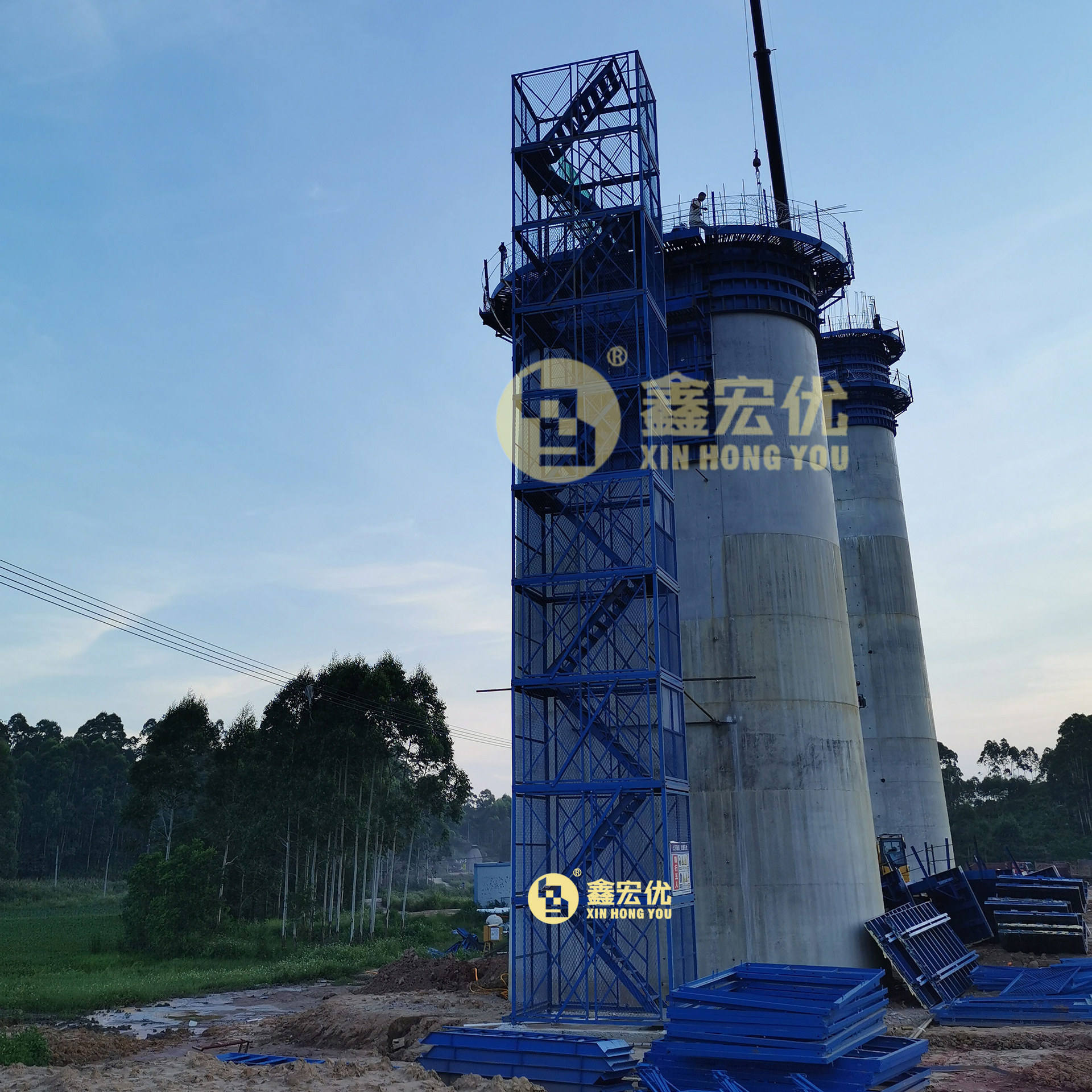 桥梁基坑安全梯笼 带网安全爬梯 山东湖南桥梁安全梯笼 可定制