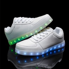 New Style Fashion LED Shoes for Men and Women, Student Sports Board Shoes with USB Charging, Light-Up Shoes, Fluorescent Shoes, Factory Wholesale