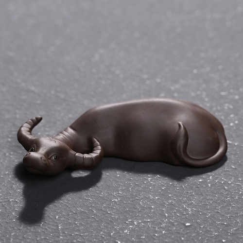 Zisha Tea Pet Little Ox, Handmade Creative Pet Tea, Wealth Bringing Pixiu, Twisting Ox Turning the World, Tea Tray Ornament
