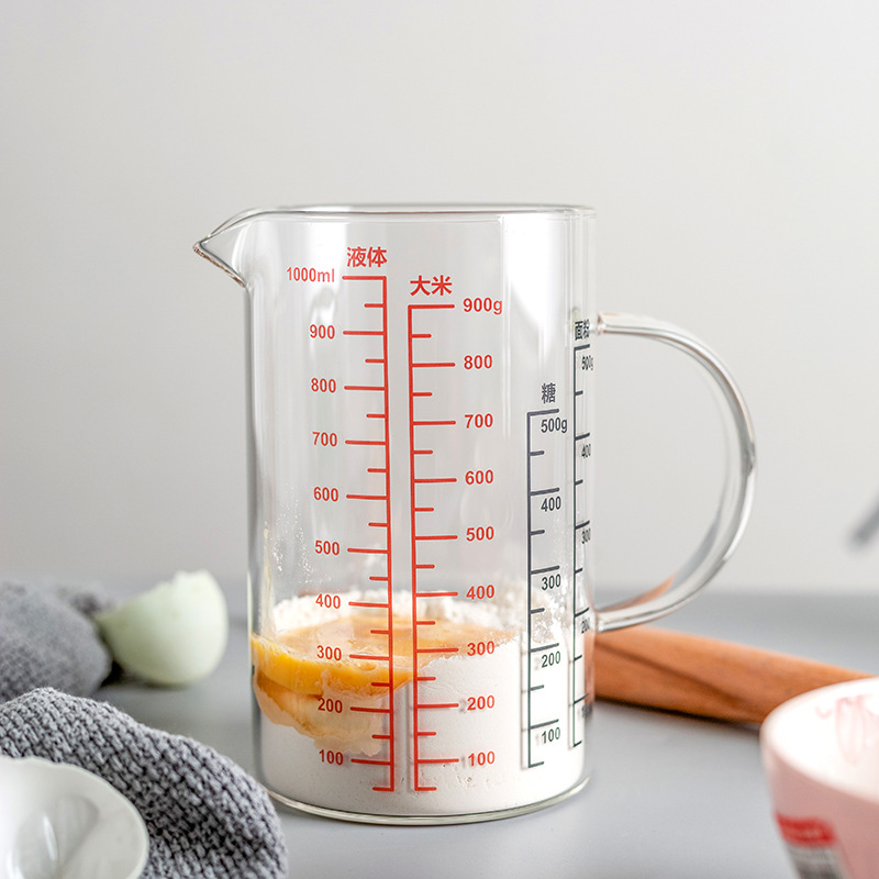Universal capacious measuring cup for home use
