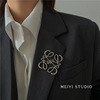 Fashionable design brand suit, accessory, brooch lapel pin, simple and elegant design