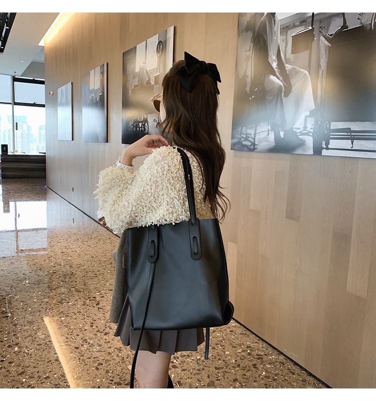 New Trendy Autumn Large-capacity Shoulder Wild Tote Women's Bag display picture 13