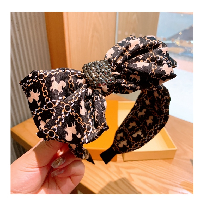 Korean Retro Silk Printing Wild Bow Full Diamond Wide-brimmed Hairpin Wholesale Nihaojewelry display picture 1