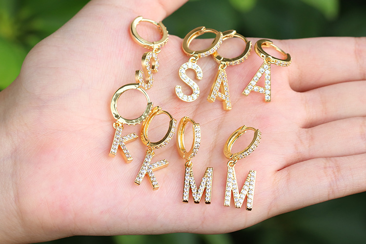 4g Weight Zircon Inlay Material Earrings Classification Anniversary, Business, Wedding, Travel, Birthday Occasion Copper Material Letter Pattern Women'S Gender Inlaid Zircon Design Gold, Silver Color Fashion Letter Single Large Size Earrings 无