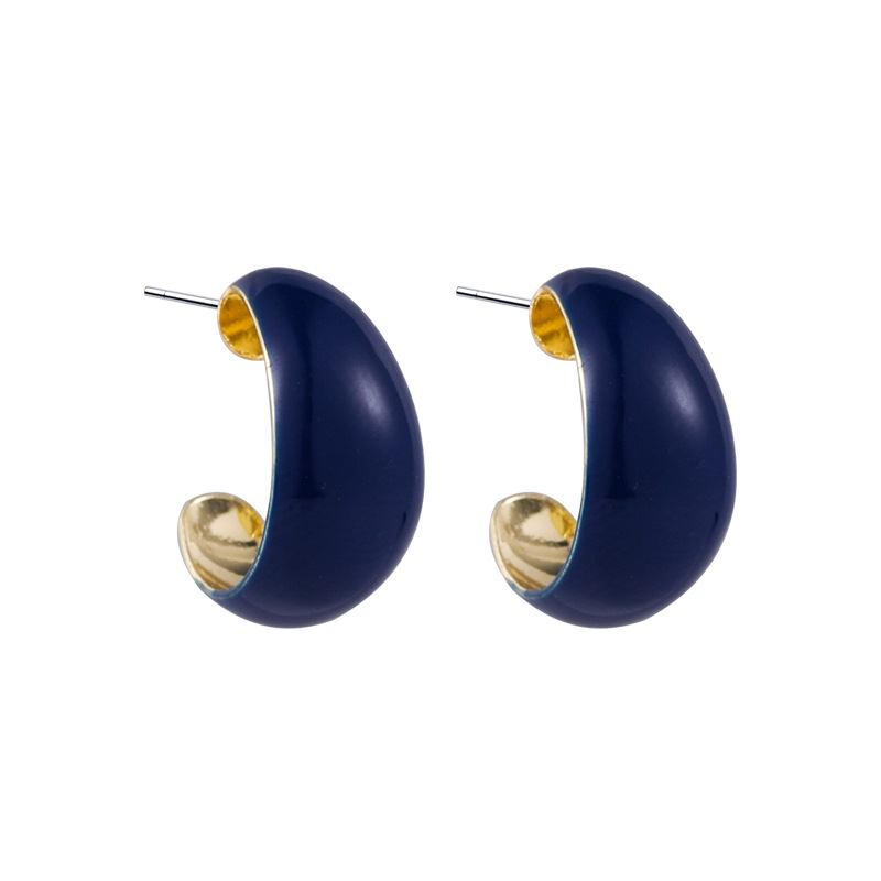 Fashionable Curved Earrings display picture 3