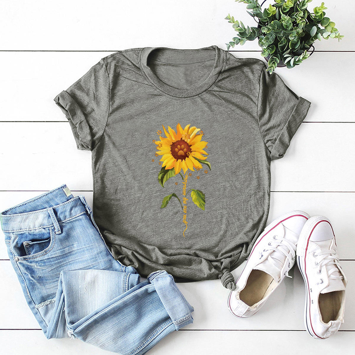 Camiseta de manga corta cómoda con flores de girasol NSSN1473