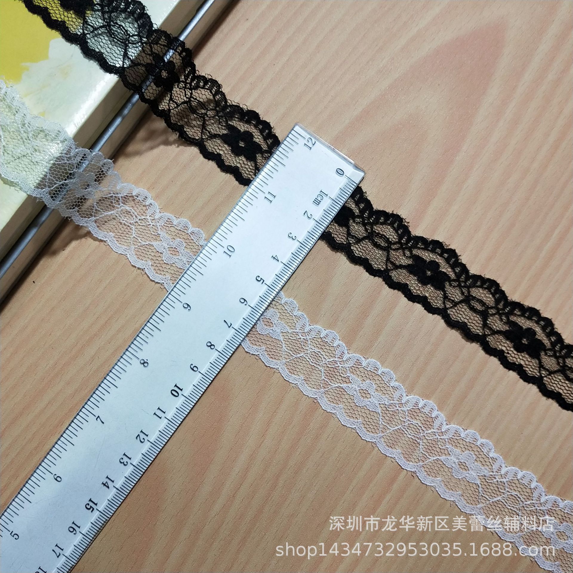 白色蕾丝花边厂家批发 礼盒DIY包装内衣花边丝带2.5cm