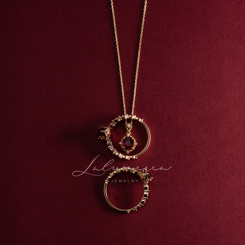 S925 sterling silver plated 18K gold ruby ​​necklace Exquisite retro simple and versatile pomegranate red zircon pendant