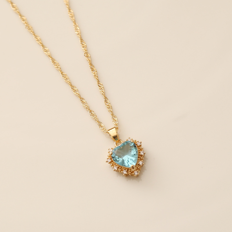 Full Diamond Zircon Heart Necklace display picture 3