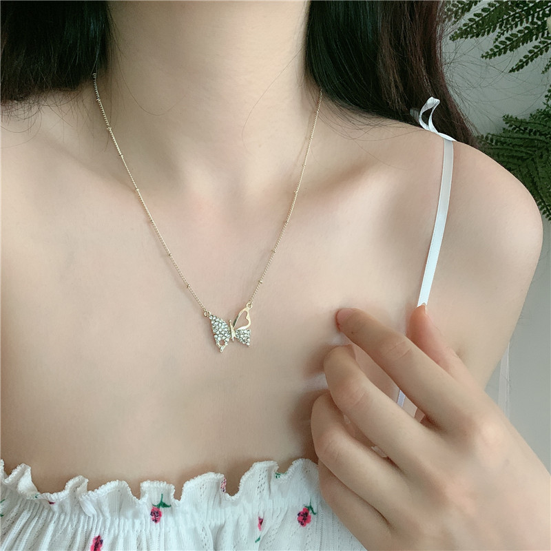 South Korea's New Jewelry Mori Women's Flash Diamond Butterfly Necklace Tide Neck Chain Clavicle Chain Wholesale Nihaojewelry display picture 4