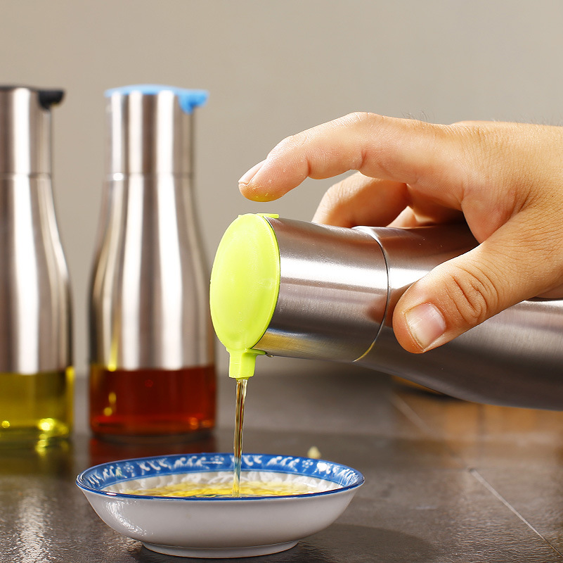Venta al por mayor engrasador de vidrio controlable salsa de soja botella de vinagre botella de condimento de olla suministros de cocina botella de aceite de acero inoxidable logotipo impreso