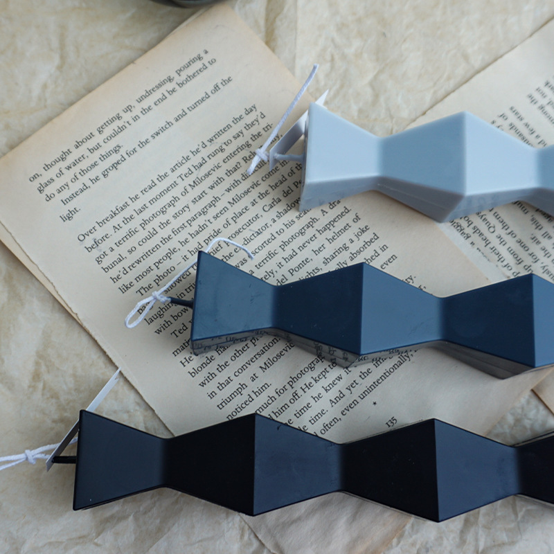 Geometric candle mold