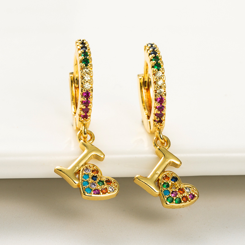 Boucles D&#39;oreilles Géométriques En Forme De Coeur Arc-en-ciel Boucles D&#39;oreilles En Cuivre Micro-incrustées De Lettres En Zircon En Gros display picture 4