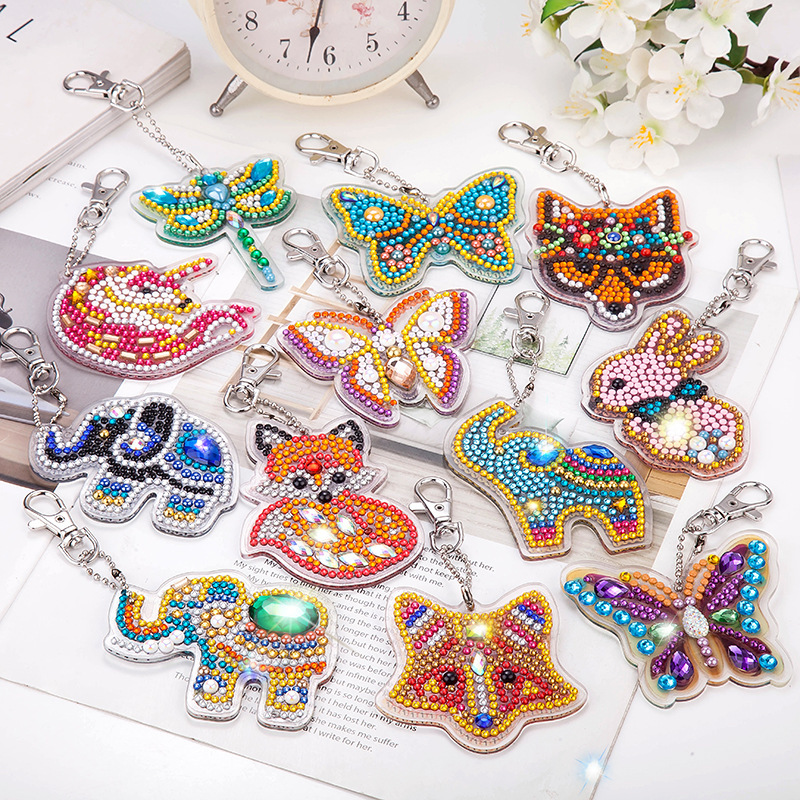 Single DIY acrylic Diamond keychain cross-border shaped diamond Diamond painting bag car decoration small pendant