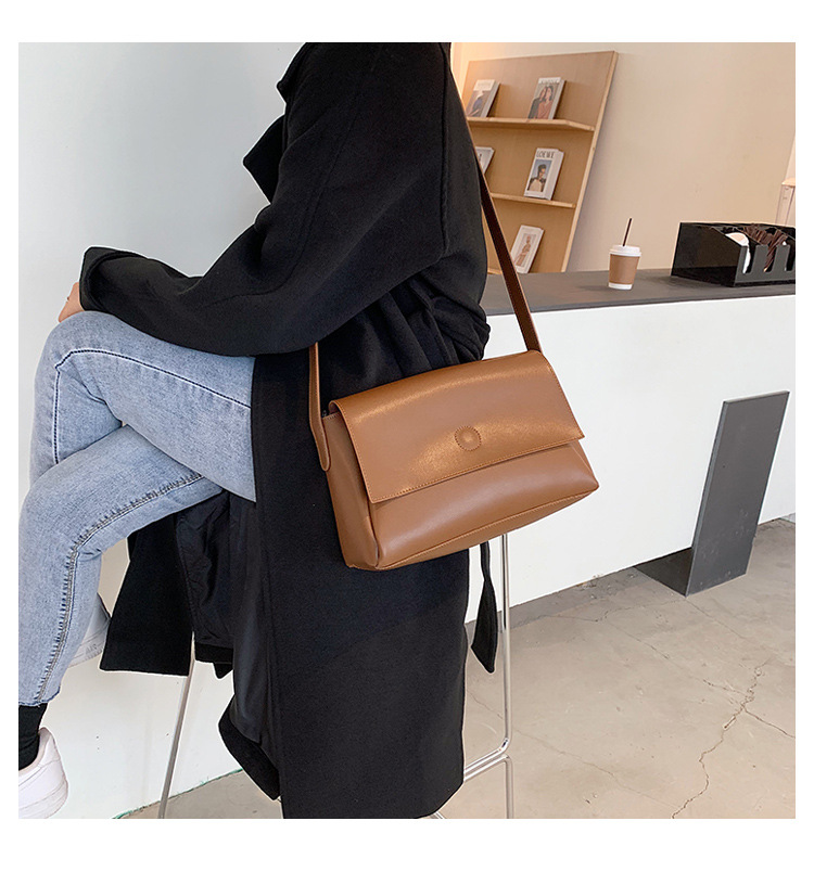 New Trendy Fashion  All-match Texture Single Shoulder Messenger Bag display picture 8