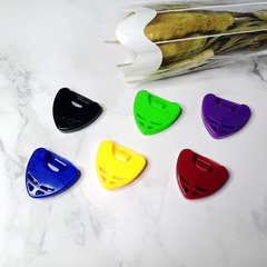 Supply of large triangle pick covers, colorful standard heart-shaped pick boxes, multi-color guitar heart-shaped pick clips