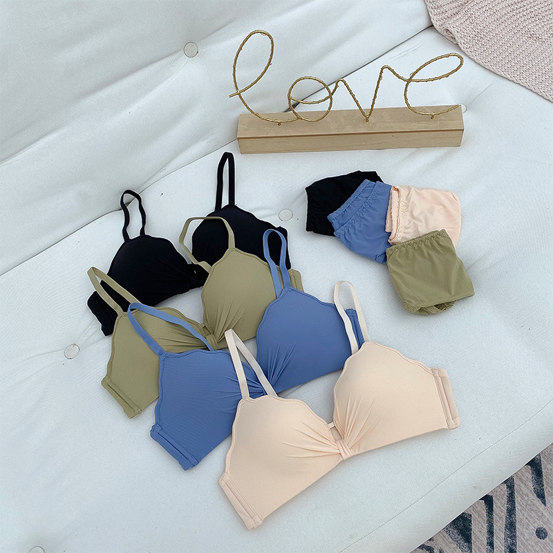 【蜜思語】文胸2020新款舒適光面輕薄內衣女聚攏透氣調整型胸罩