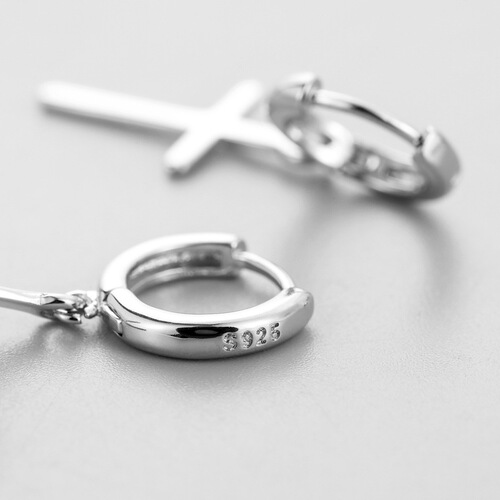 Korea Dongdaemun s925 silver cross earrings men's and women's simple short earrings temperament personalized earrings earrings