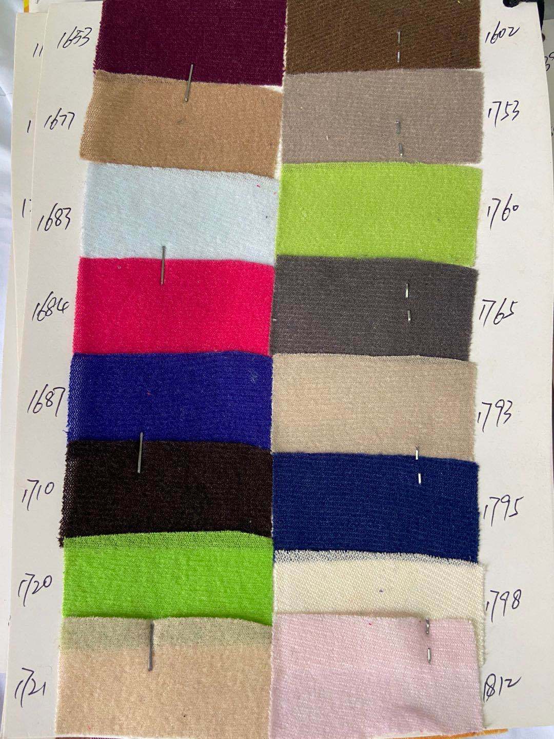 En stock suministro de tela cepillada tela velcro hebilla tela de peluche de juguete de tela de urdimbre tejido de poliéster de punto