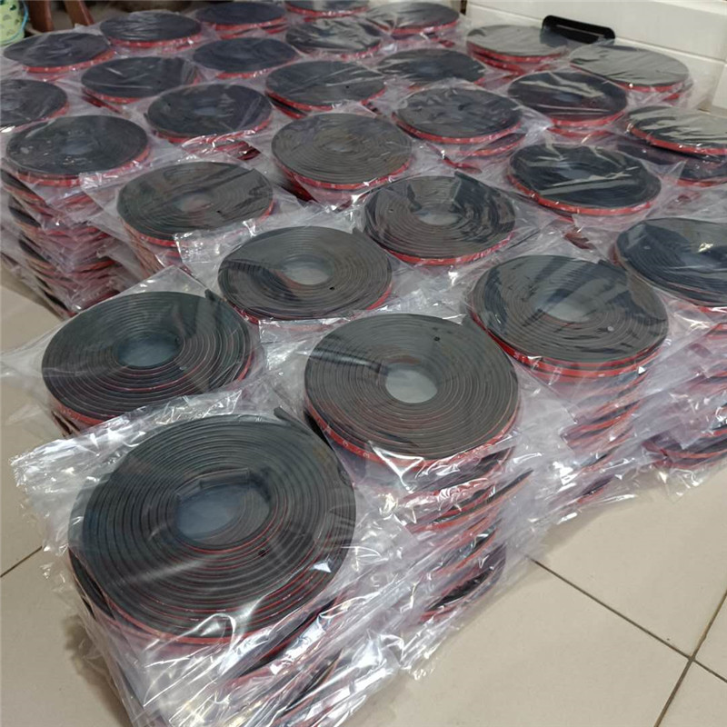 EPDM rubber sealing strip for car doors, B-type, dustproof, air-leakage reduction, noise reduction, self-adhesive strip with backing adhesive