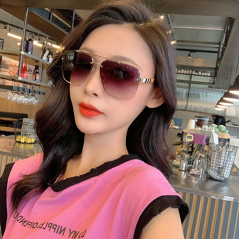 Fashion Retro Diamond Trim Square Frame Sunglasses display picture 8