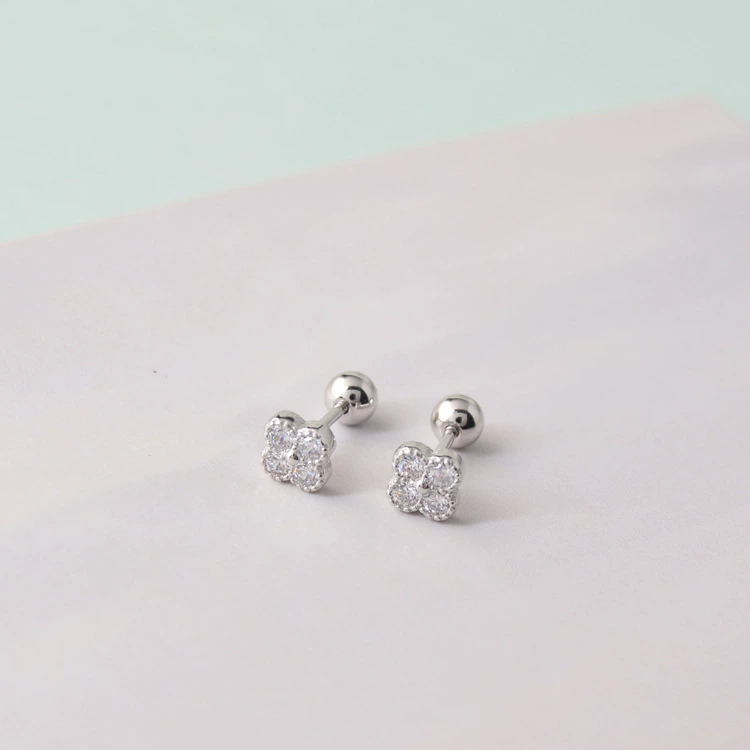 Серебряные серьги 925 пробы, корейский стиль, простой и элегантный дизайн, четырехлистный клевер
