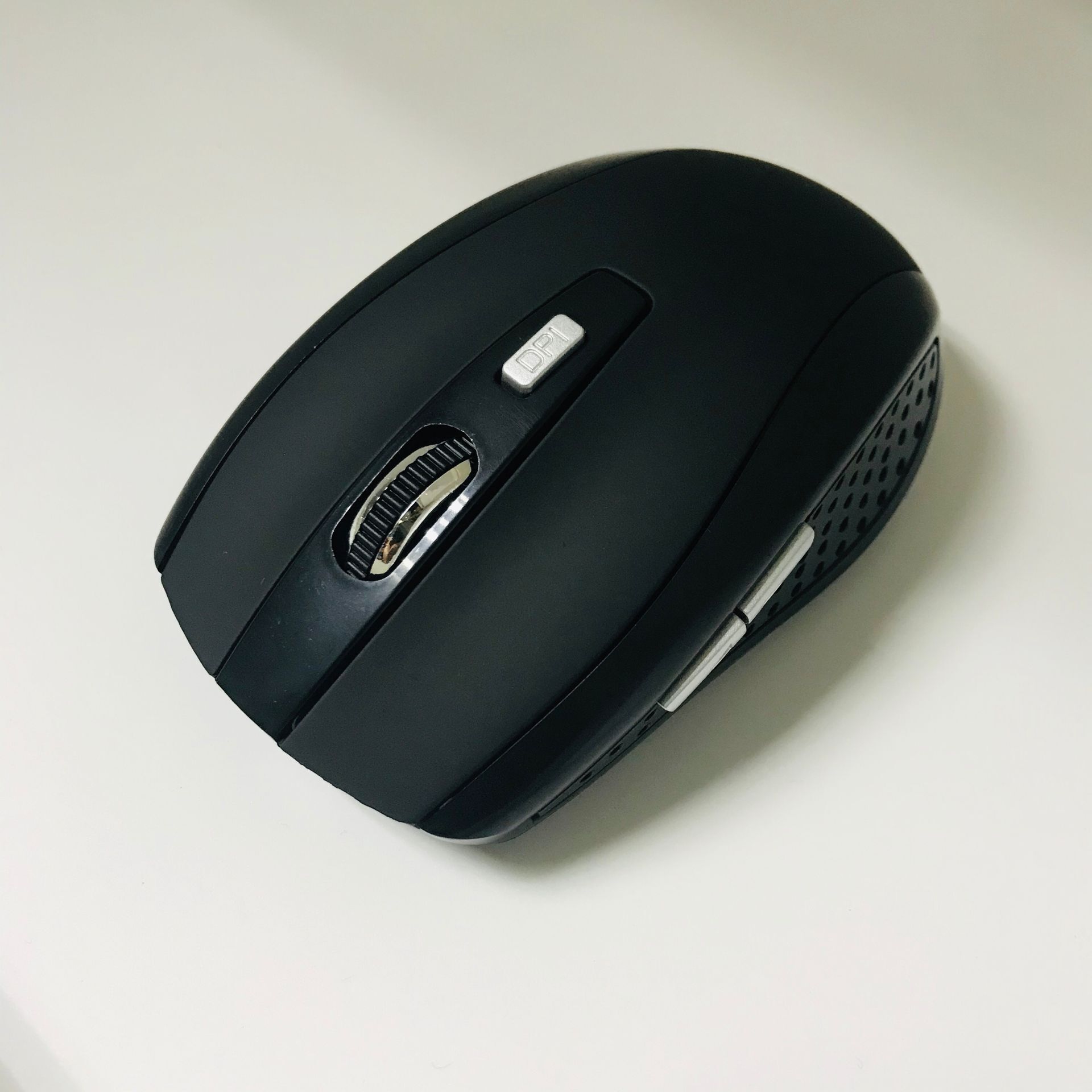 黑色橡胶油侧面