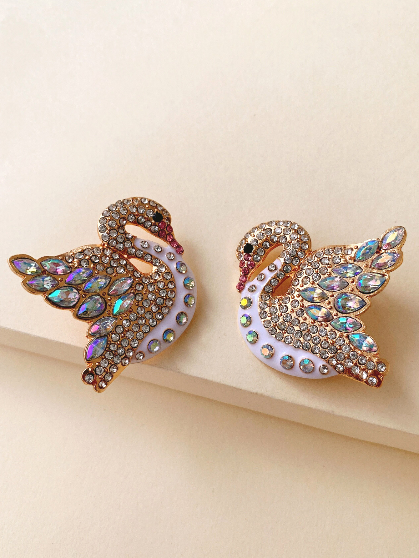 New Product Creative Full Diamond Swan Earrings New Animal Earrings Wholesale Nihaojewelry display picture 8