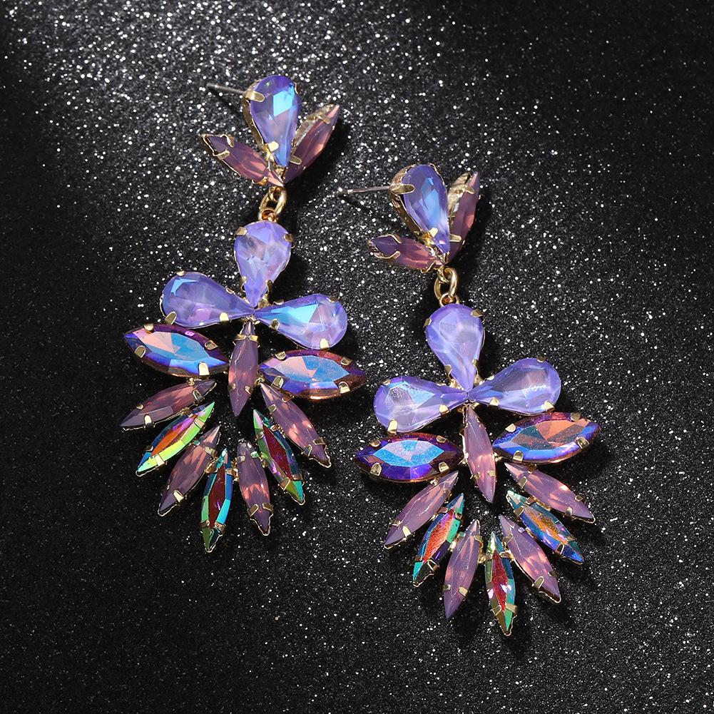 Fashion Leaf Colored Diamond Exaggerated Luxury Trendy Temperament Star Wild Hand-clamped Diamond Full Diamond Earrings Wholesale Nihaojewelry display picture 2