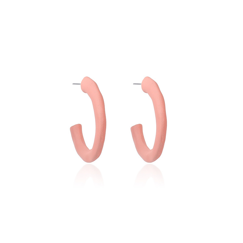 Europäischer Und Amerikanischer Französischer High-end-sinn C-förmige Einfache Mädchen Kindliche Ohrringe Bonbon Farbe Damenmode Temperament Kreis Ohrringe display picture 7