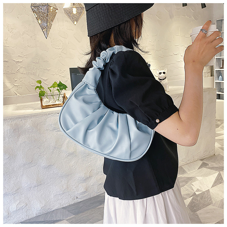 Women's Small All Seasons Pu Leather Solid Color Fashion Dumpling Shape Magnetic Buckle Underarm Bag display picture 30