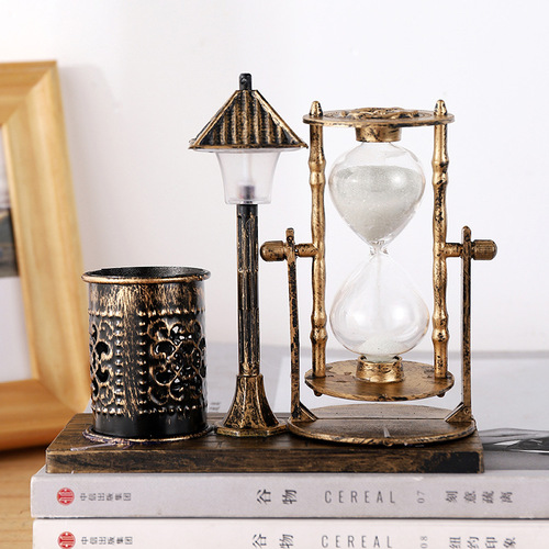 Creative student gifts antique quicksand street lamp pen holder student gifts white hourglass two-color night light ornaments