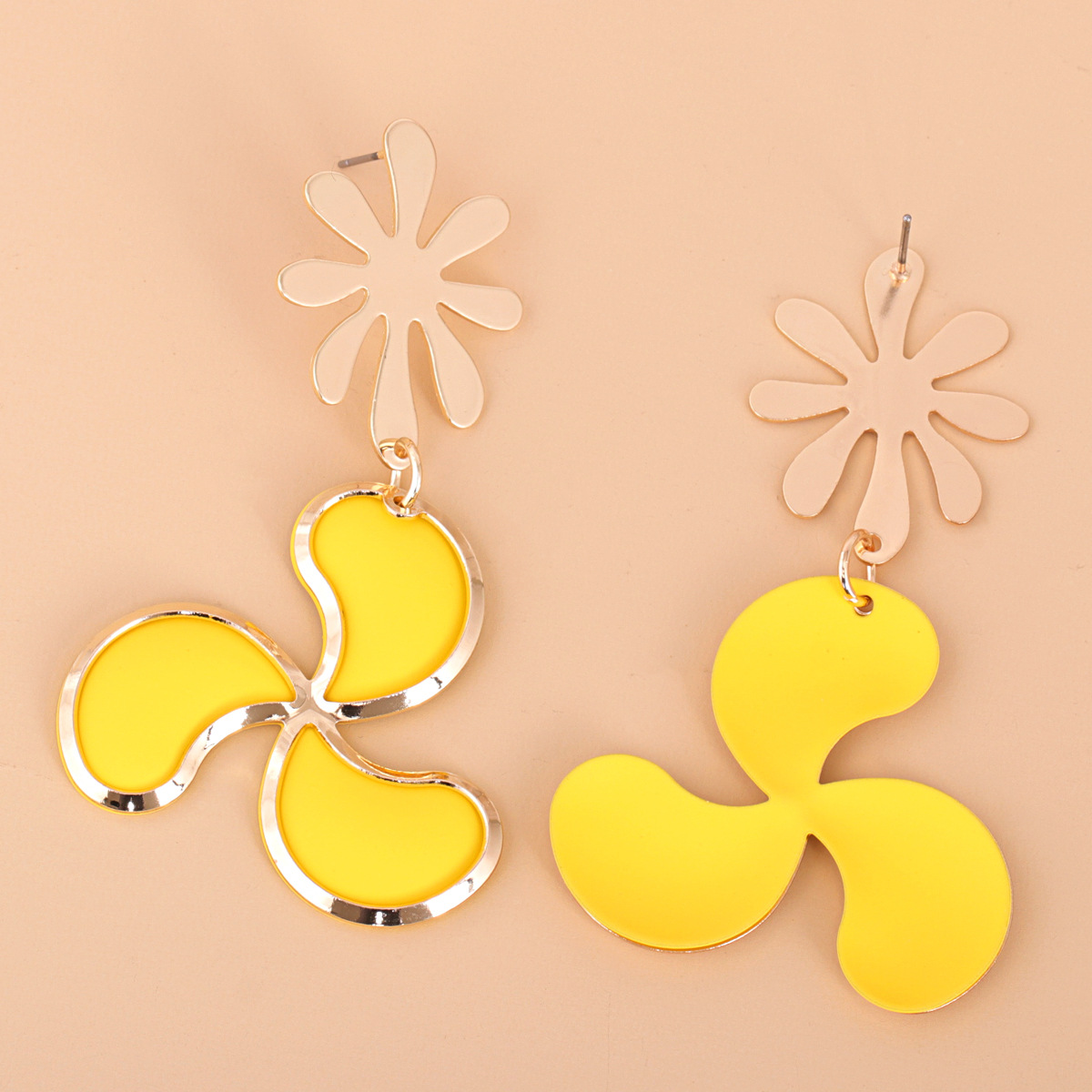 Fashion Leaf Earrings display picture 10