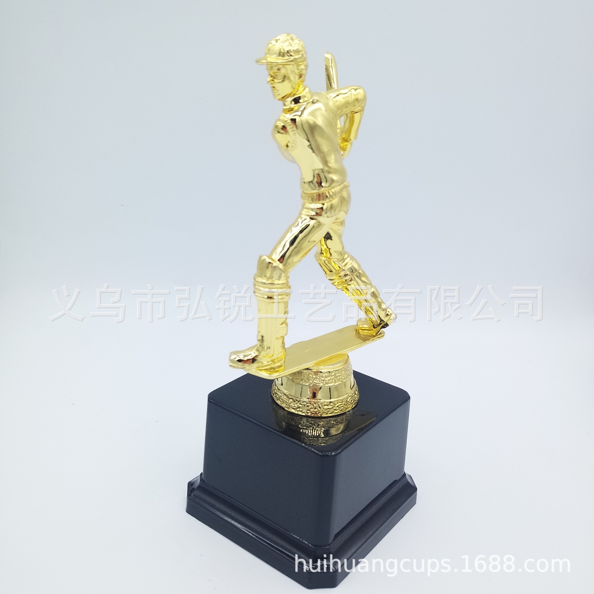 The prizes and rewards for the 2020 baseball organization competition are gold-plated plastic trophies with customizable logos detail image 3