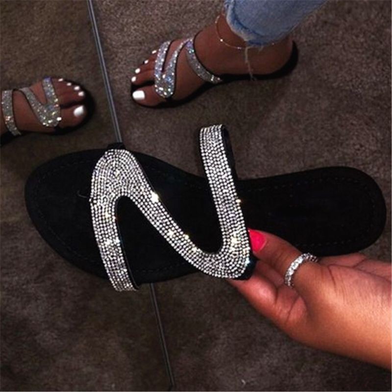 European and American new sandal women's summer Roman diamond Z-shaped clip toe flat bottom women's slippers comfortable large size foreign trade slippers