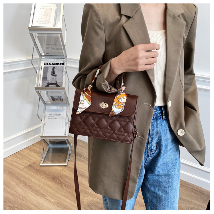 Autumn And Winter Portable Rhombus All-match Single Shoulder Messenger Small Square Bag display picture 19