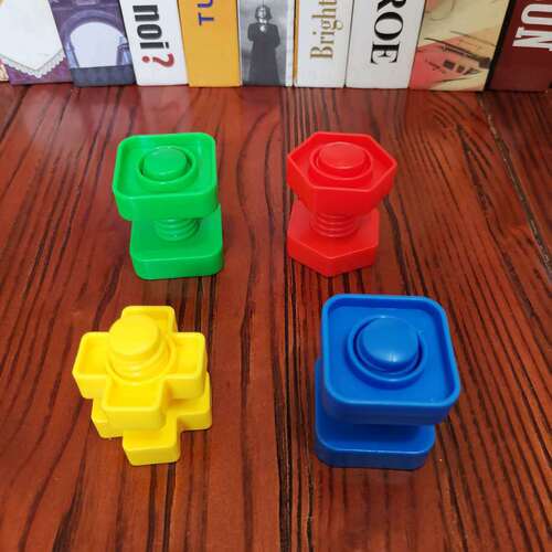 Montessori teaching aids screw matching children's puzzle table building blocks toy screw nut shape cognitive spelling
