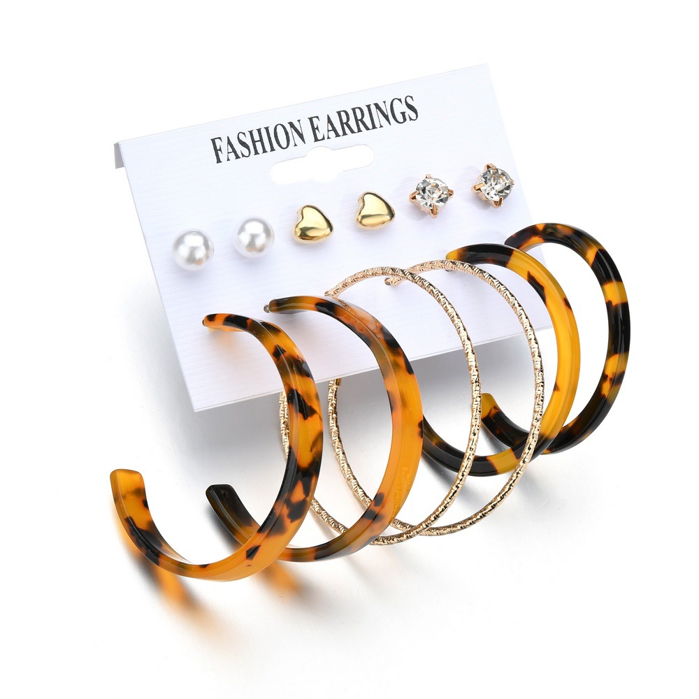 New Fashion Creative Leopard Plate Large Circle Acrylic Earrings Pearl Suit Earrings display picture 4